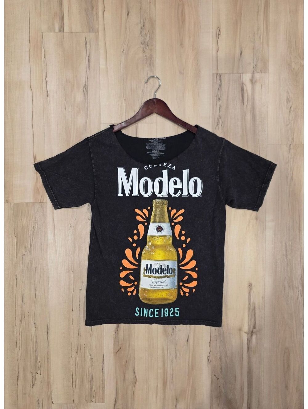 Modelo Cerveza Graphic Black Cotton T-Shirt Size M